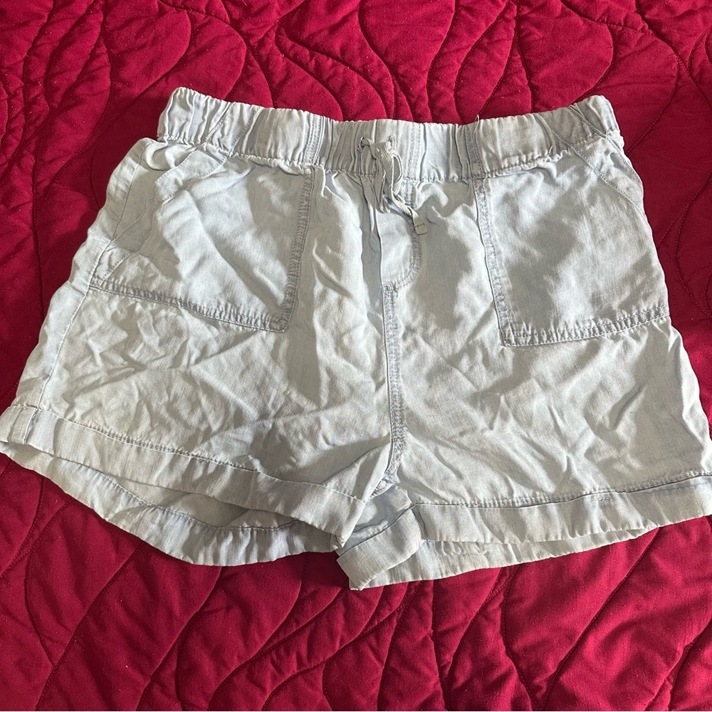 Light blue casual shorts